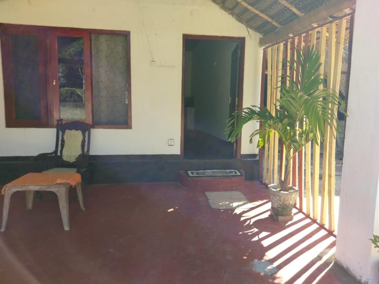 Peacock Garden Bed & Breakfast Tangalle Exterior photo